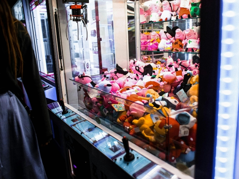 Preço de locação de máquina de pelúcia para evento